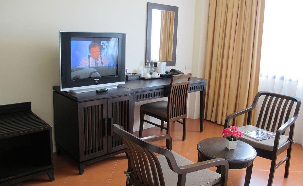 La De Bua Hotel Patong Экстерьер фото