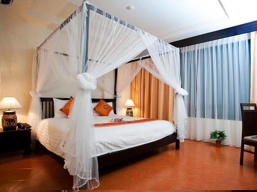 La De Bua Hotel Patong Экстерьер фото